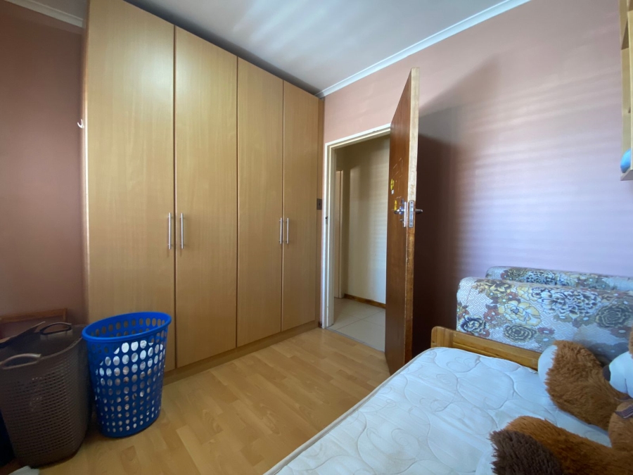 To Let 4 Bedroom Property for Rent in Lansdowne Western Cape